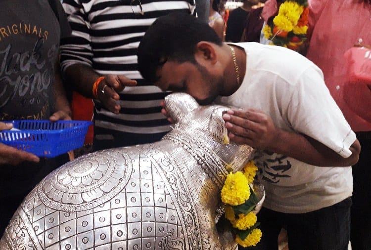Ganesh Chaturthi 2018, Unique Tradition of Shree Siddhivinayak Temple Mumbai