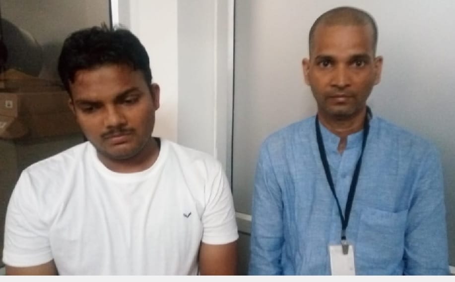 कक्ष निरीक्षक बने साल्वर, अभ्यर्थी बन गए निरीक्षक, चारों पकड़े गए