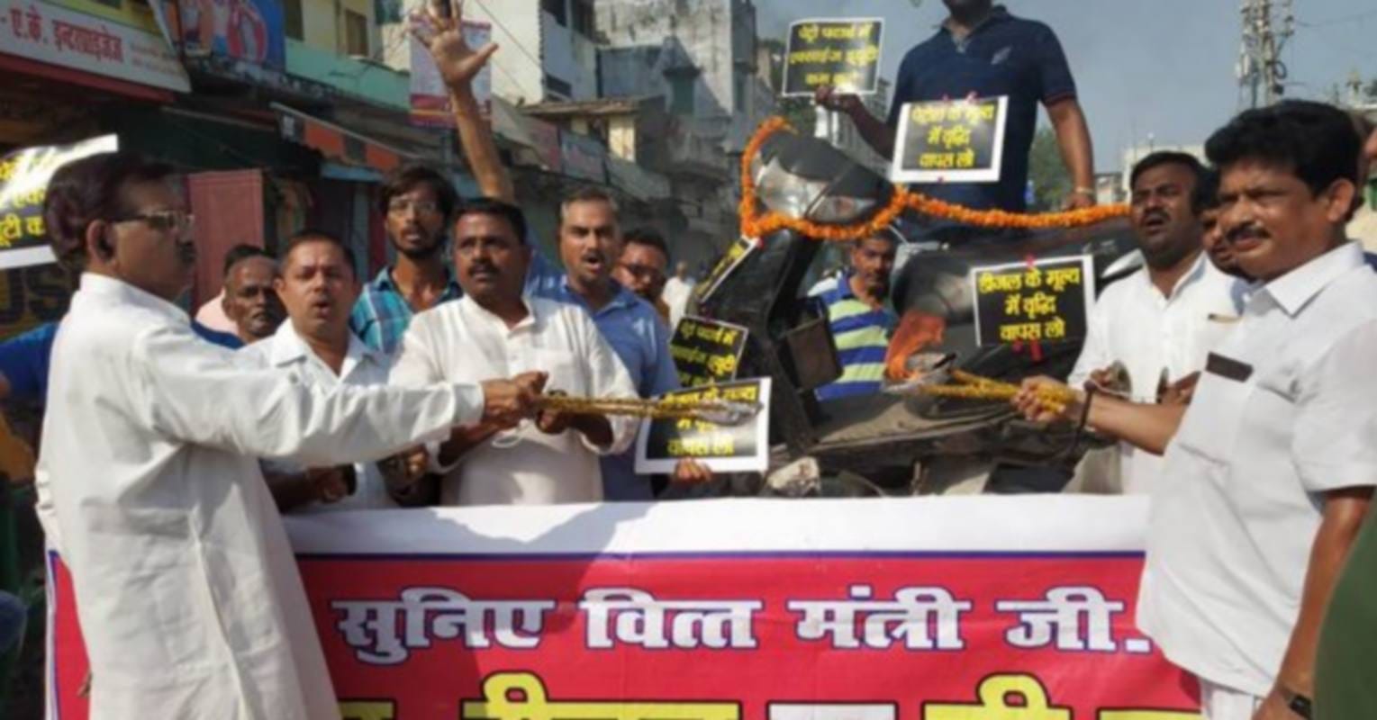 varanasi people worship of scooty know why