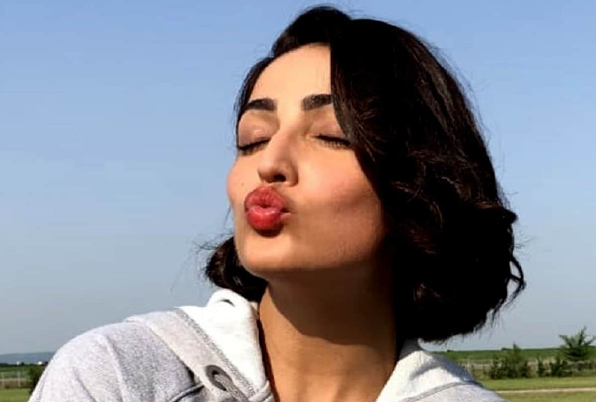 yami gautam cut her hair for uri