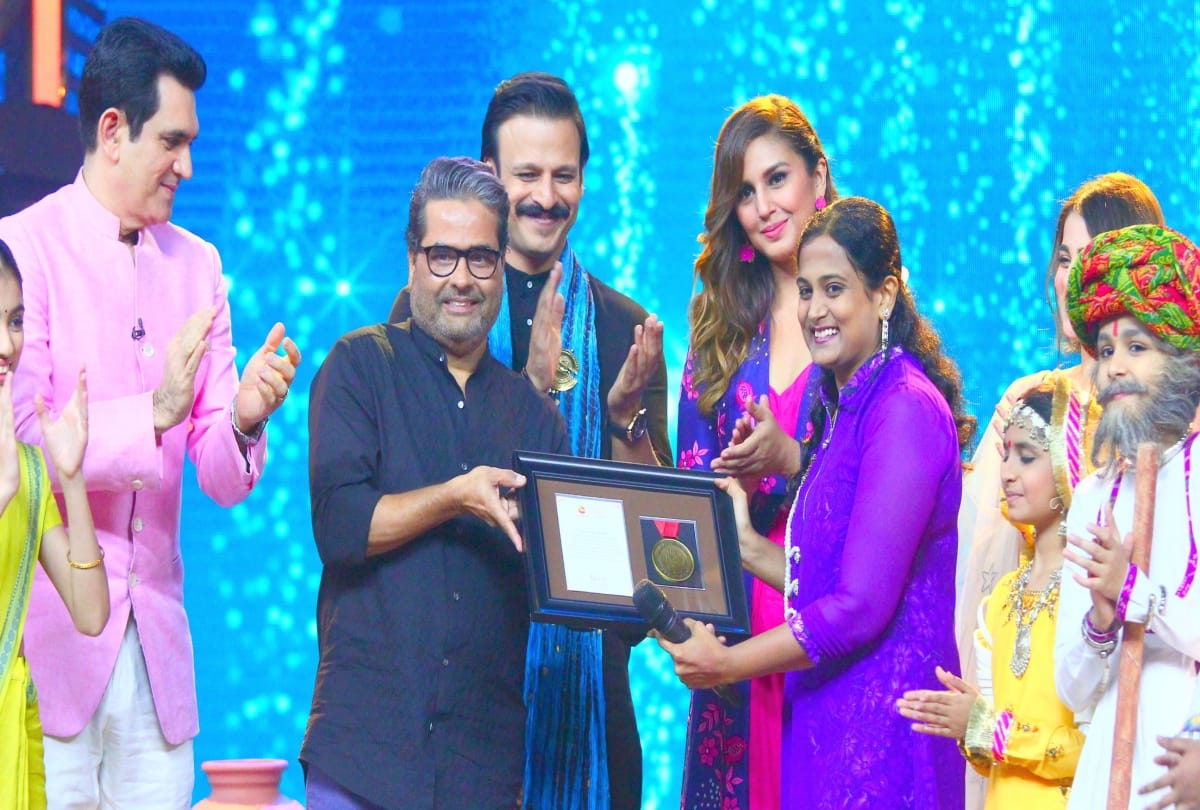 Docter kriti bharti got Indias Best Dramatic real hero award