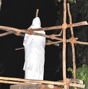 Political warming, shifting begins to remove Nehru's statue