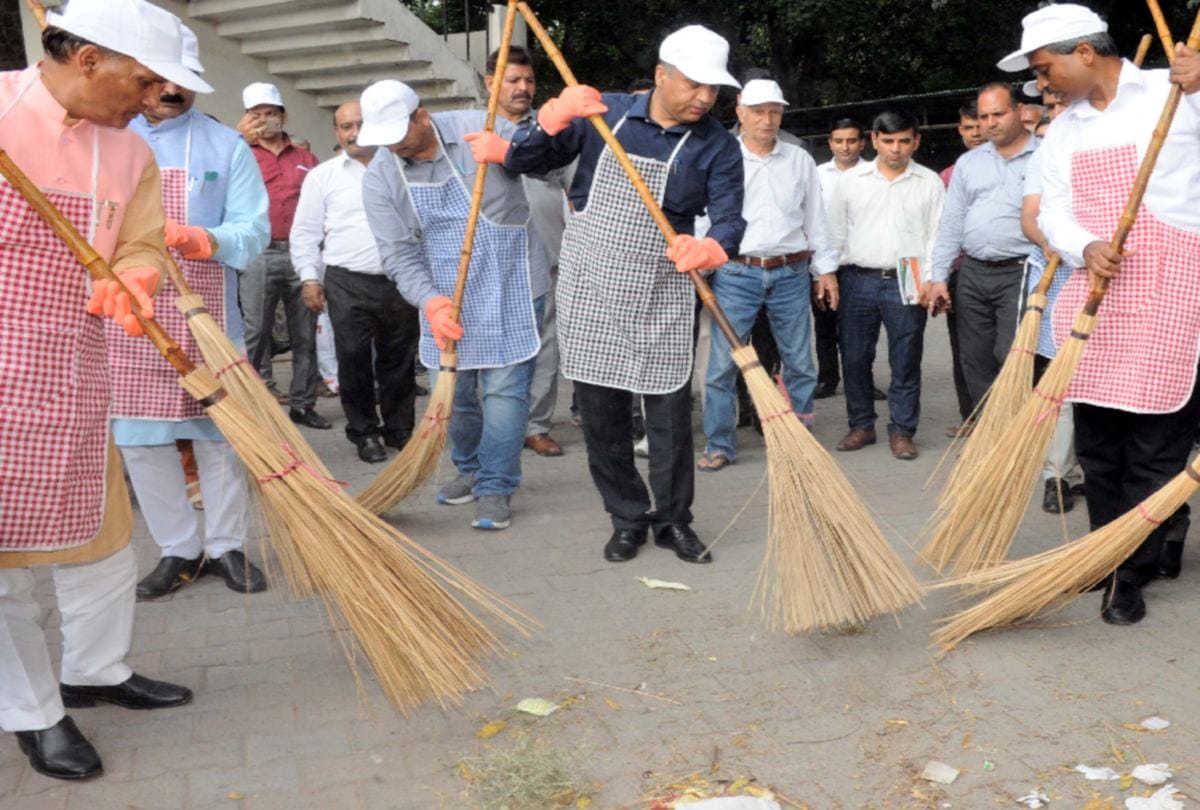 cm jairam thakur participated in swachhta hi seva abhiyan at New Delhi