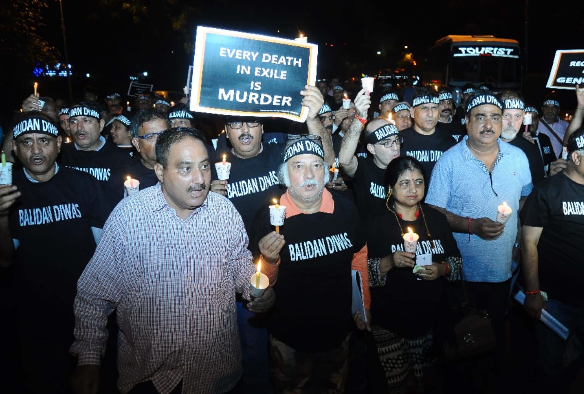 Kashmiri protest in delhi for removal of Article 370 from Kashmir