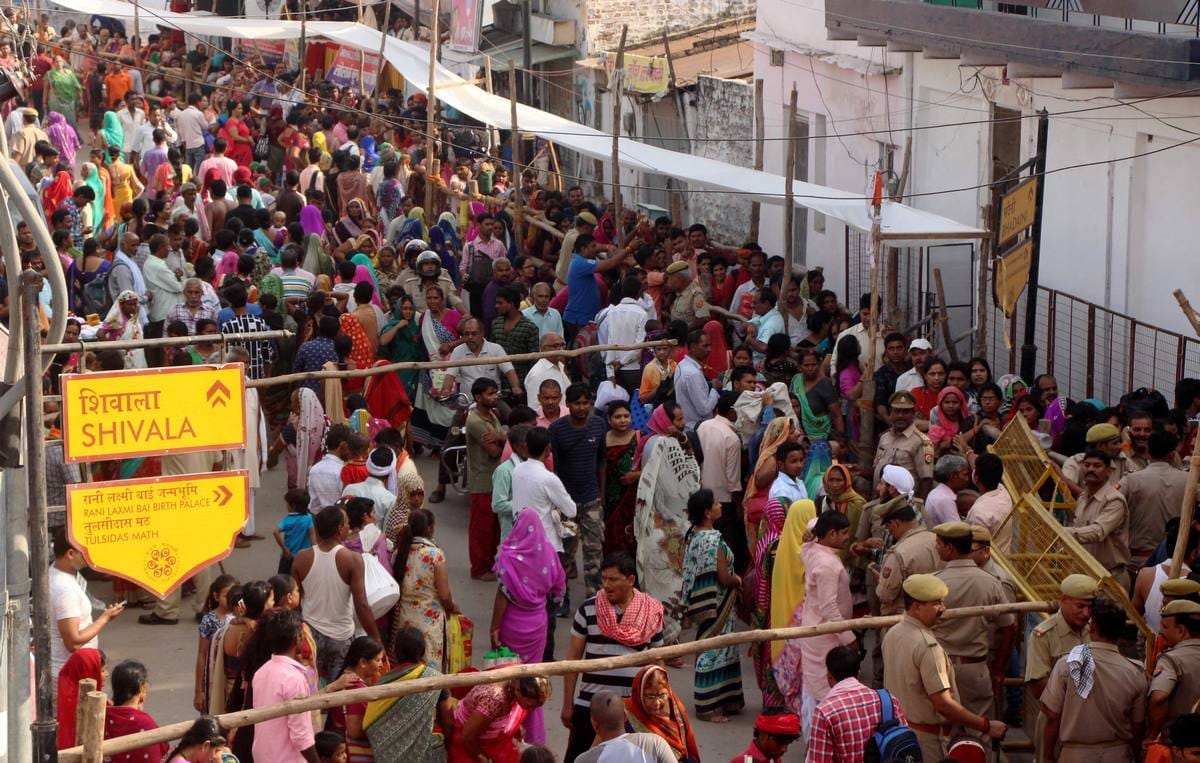 Varanasi lolark kund snan today people bath for children