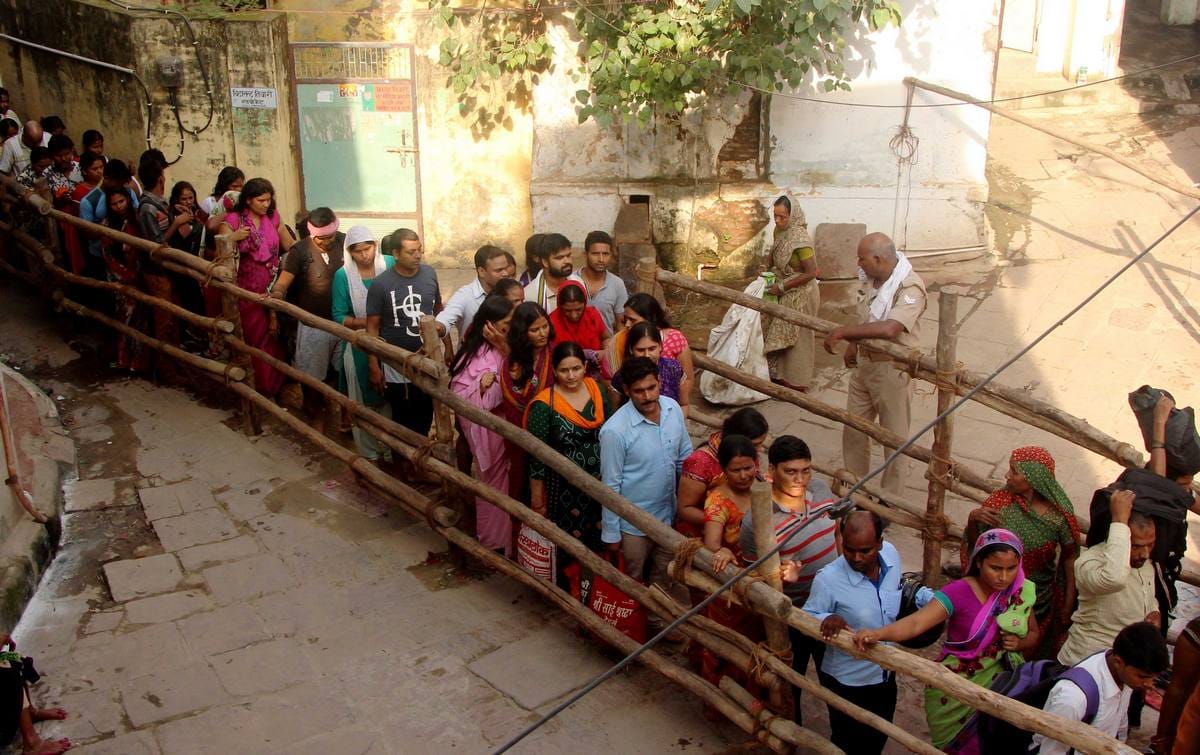 Varanasi lolark kund snan today people bath for children
