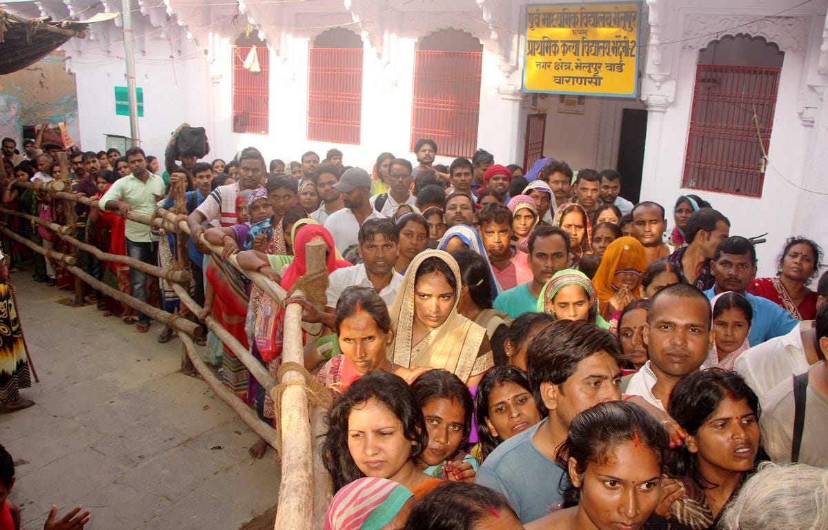 Varanasi lolark kund snan today people bath for children