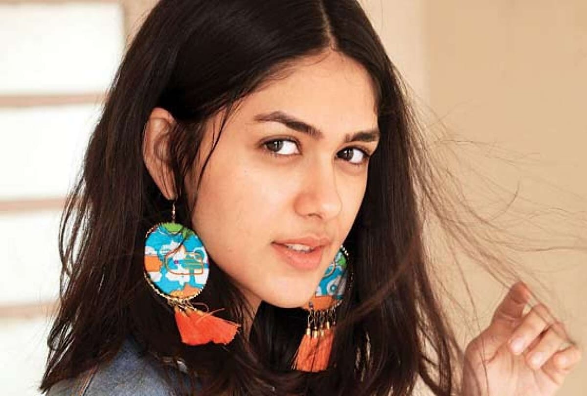 after Super 30 mrunal thakur got these movies offers