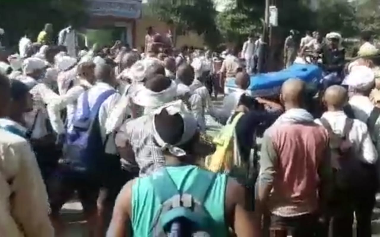 UP: students got bald forcefully by college management in muzaffarnagar