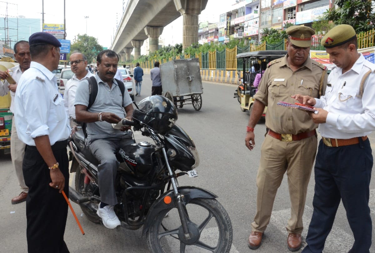Noida Police crack down on traffic rule violations issues traffic challan to 3400 people
