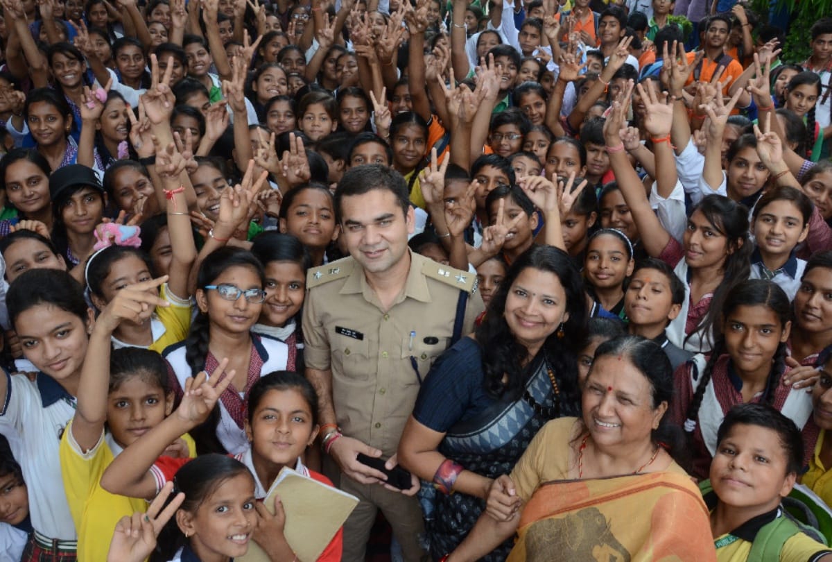 Amar ujala foundation make Police ki Pathshala in noida