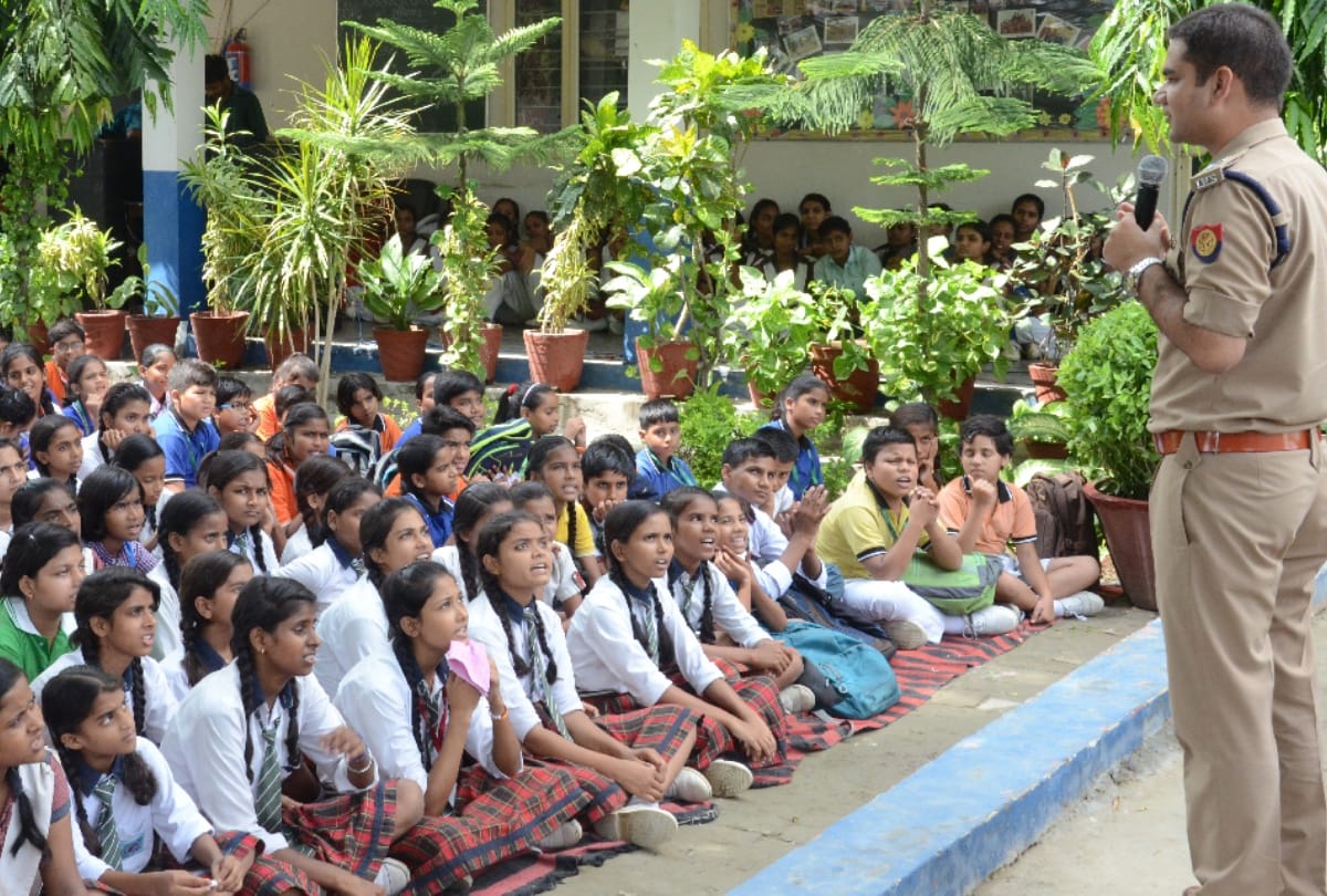 Amar ujala foundation make Police ki Pathshala in noida