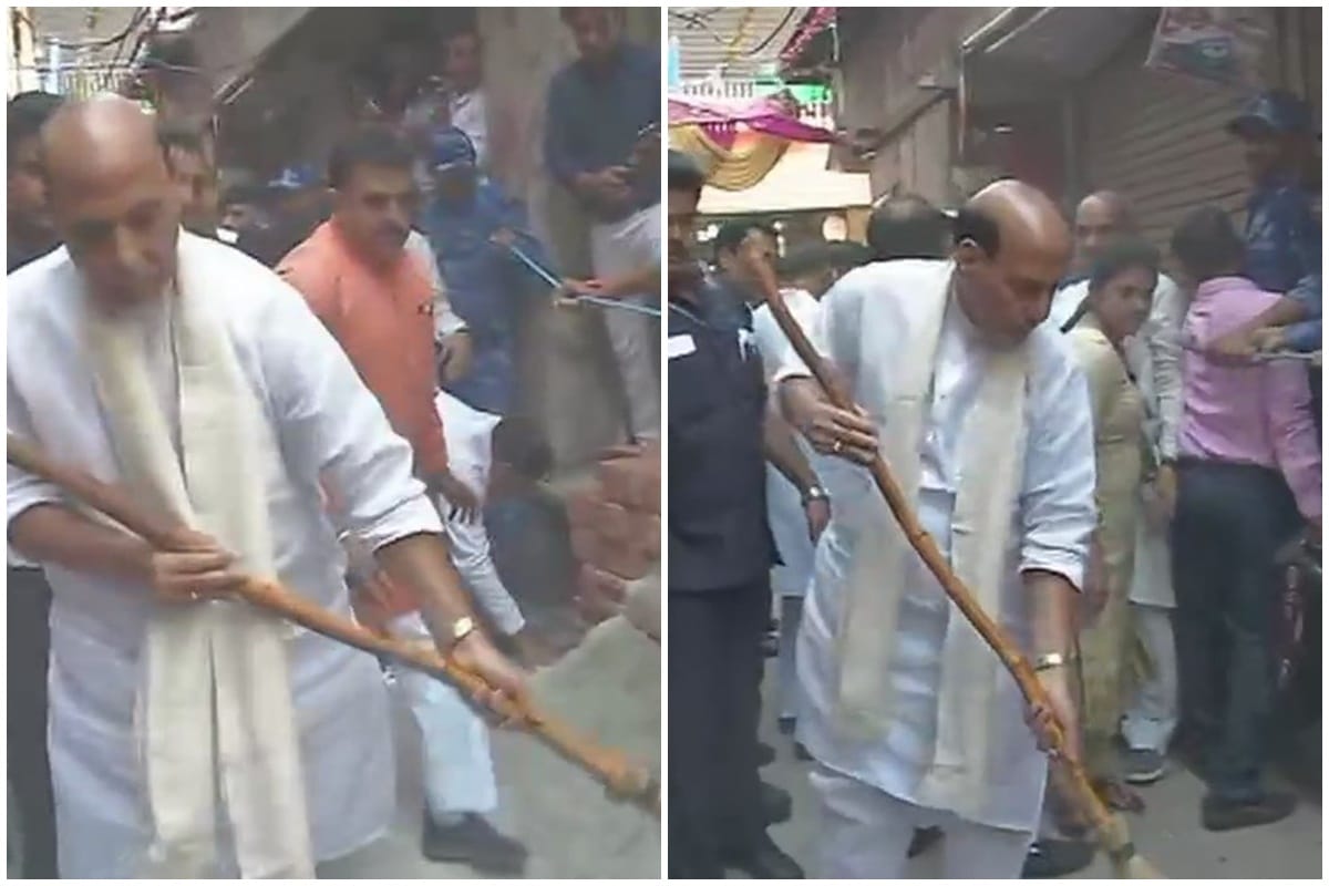 as part of Swachhata Hi Seva movement PM Modi and cabinet ministers done cleaning drive