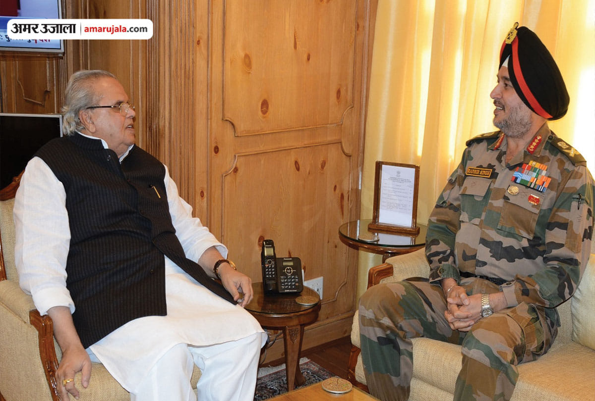 Lt. Gen. Ranbir Singh, Army Commander, Northern Command, met Governor Satya Pal Malik