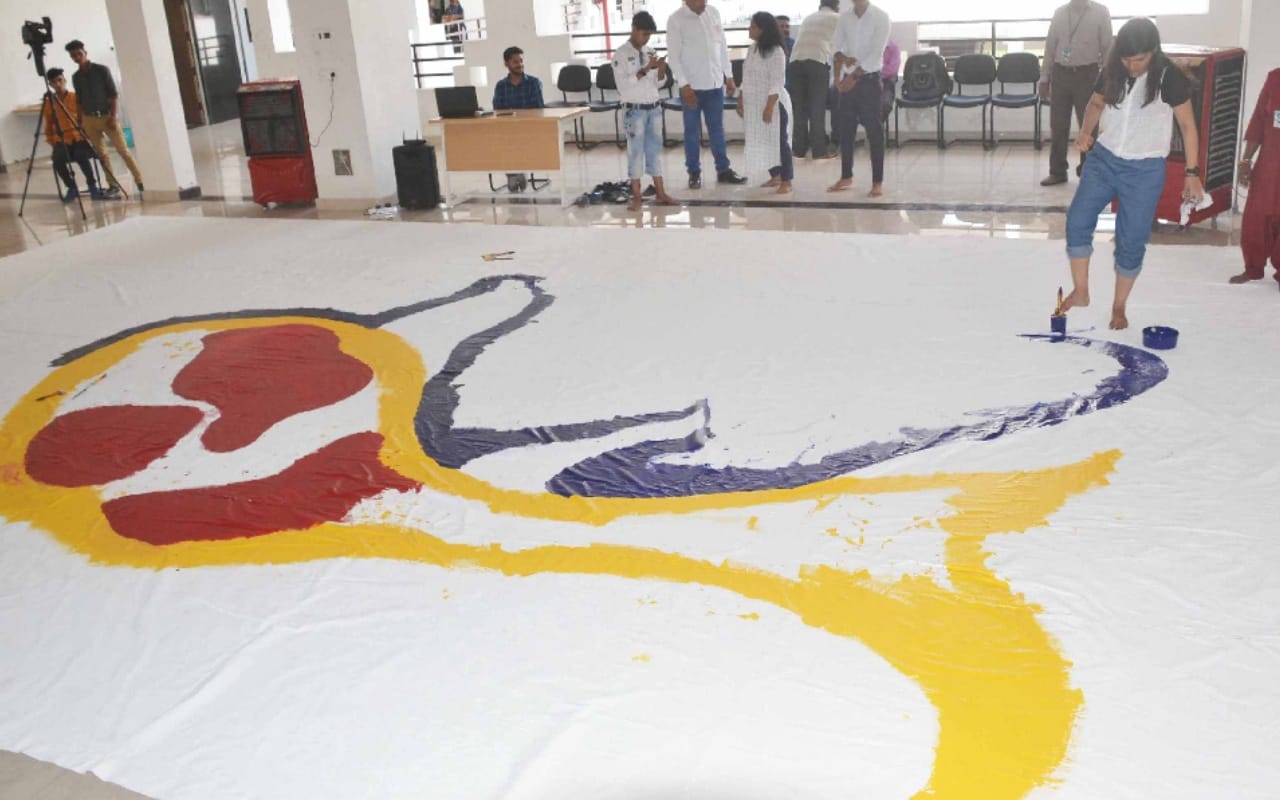 Up girl create a spark to make world record You will be amazed to know her talent