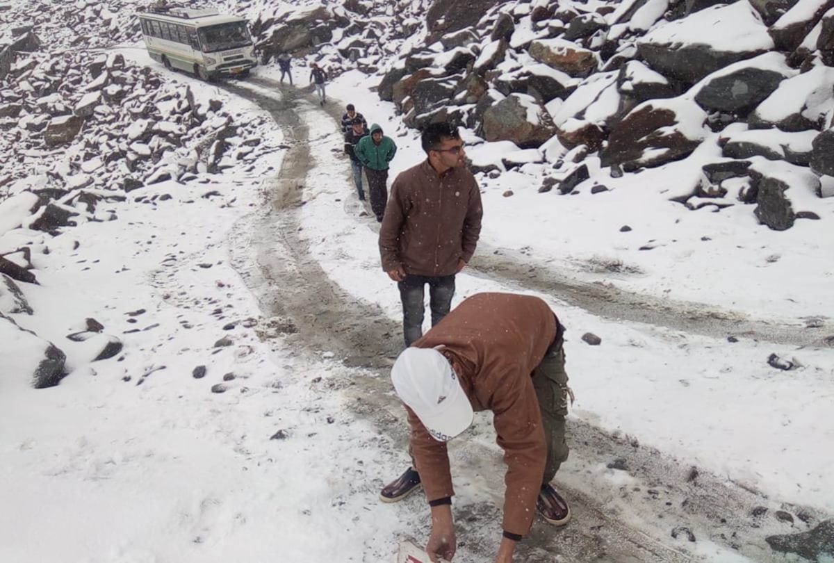 fresh snowfall recorded in pangi and rohtang pass himachal