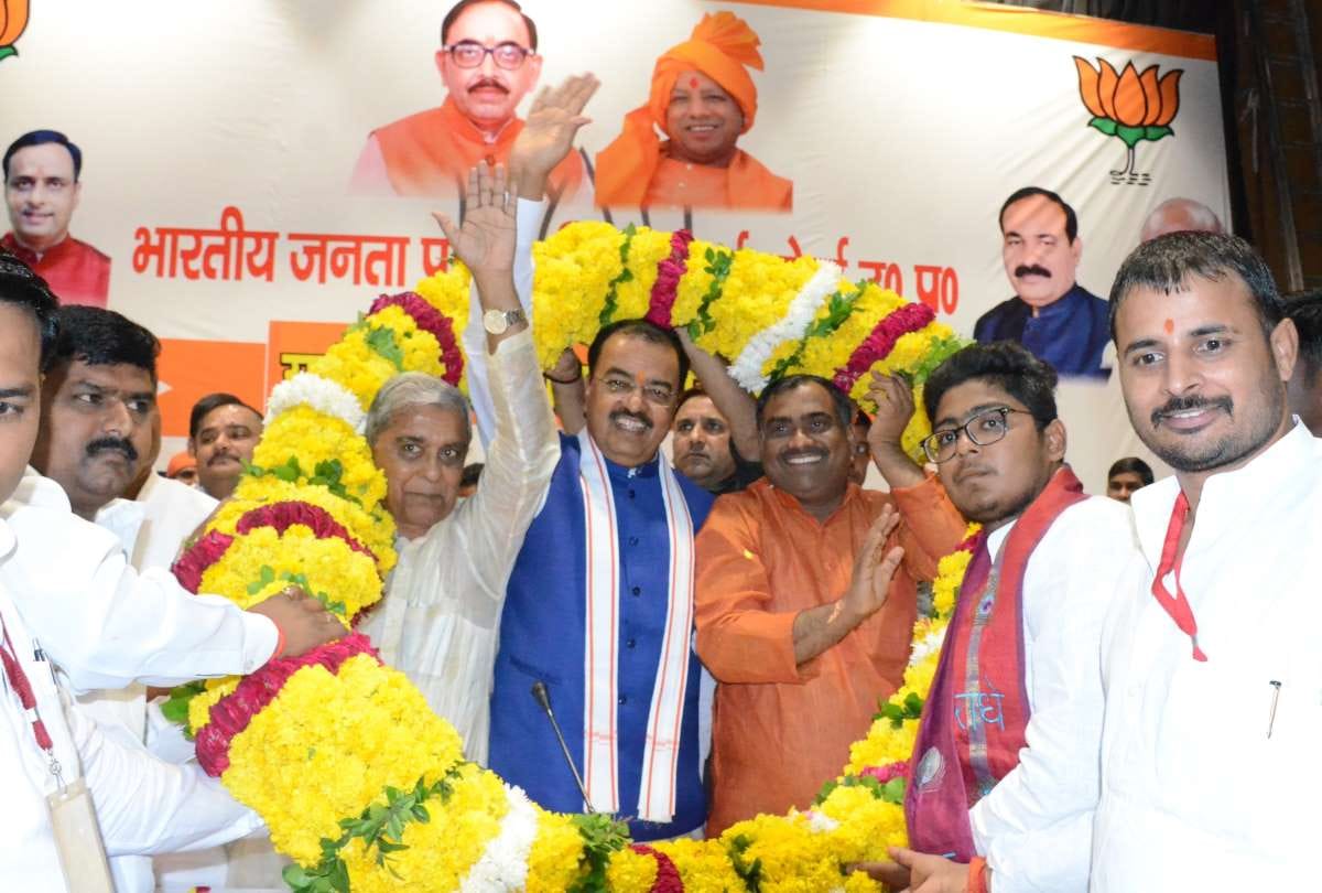 keshav maurya comment on akhilesh yadav related to his family and mayawati