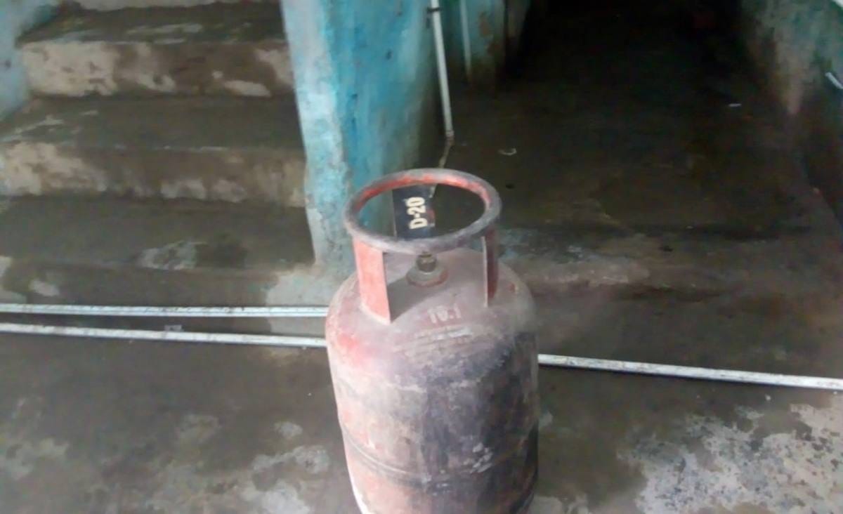 Fire in school during mid day meal in varanasi