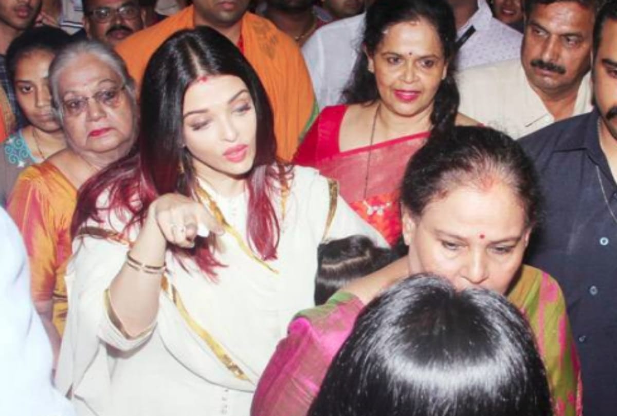 aishwarya rai bachchan ganpati darshan with daughter aaradhya bachchan