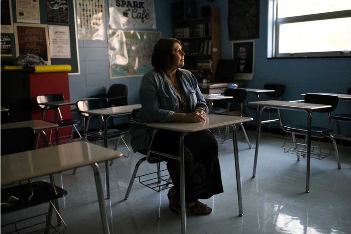 American teacher doing 3 jobs and donate blood plasma for paying bills