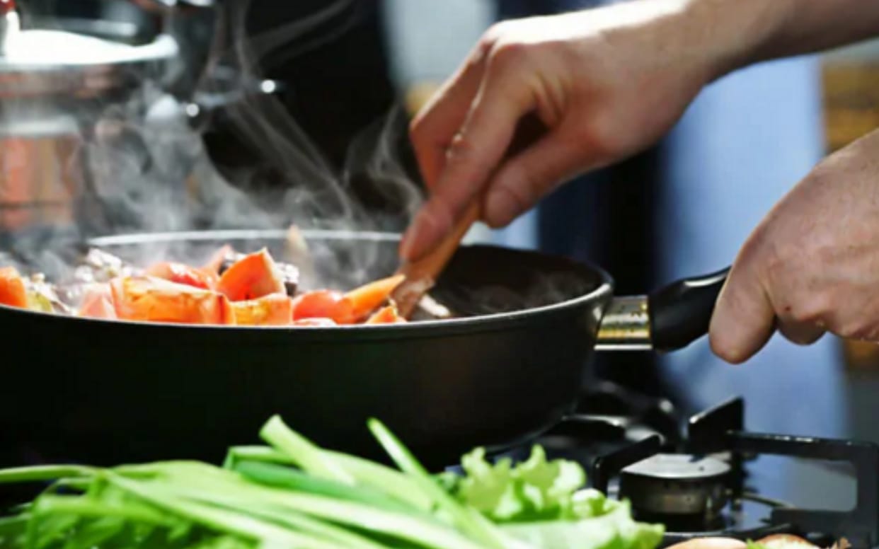UP: husband Divorced after beaten iwhen his sick wife did not make the food
