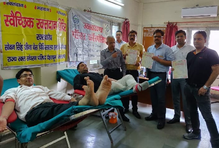 इंजीनियर्स डे पर रक्तदान को आगे आए अभियंता