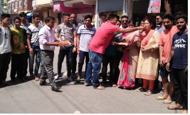 Deepak distributed sweets on selection in Ranji team