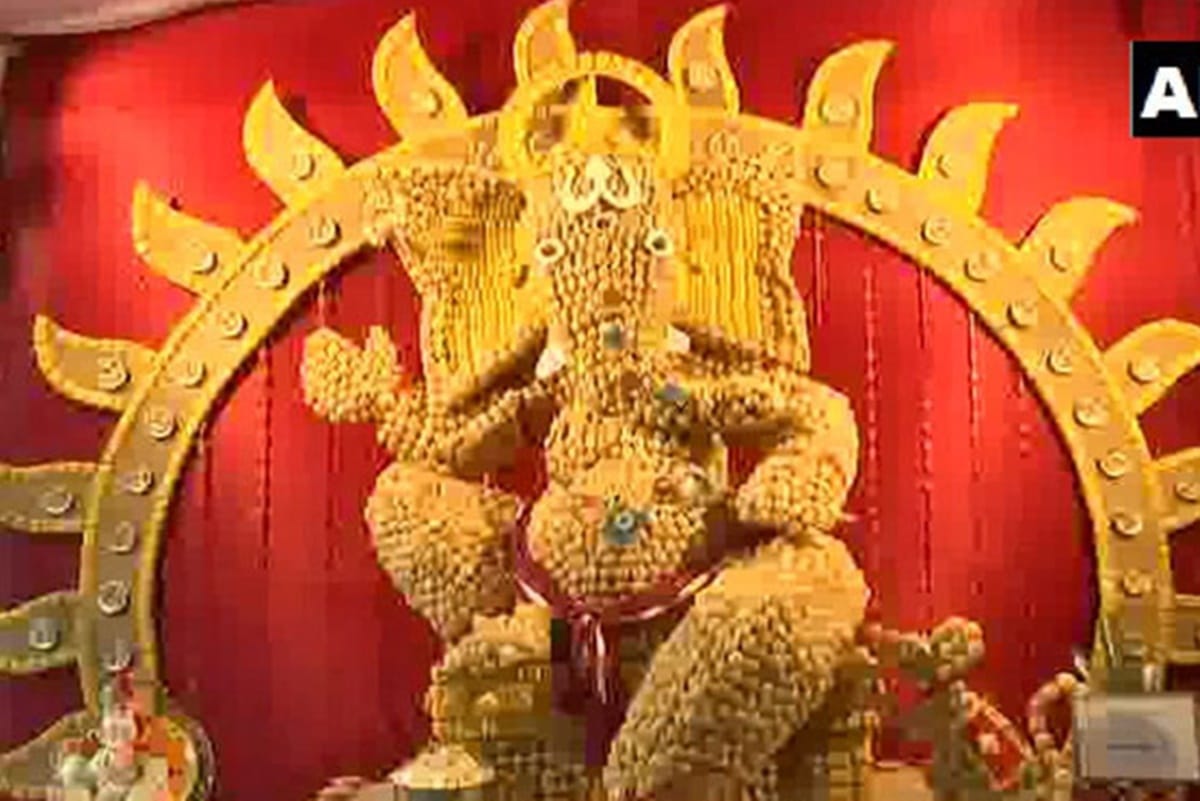 Ganesh Chaturthi: Idol made up by 10,000 pani puris and bamboo sticks