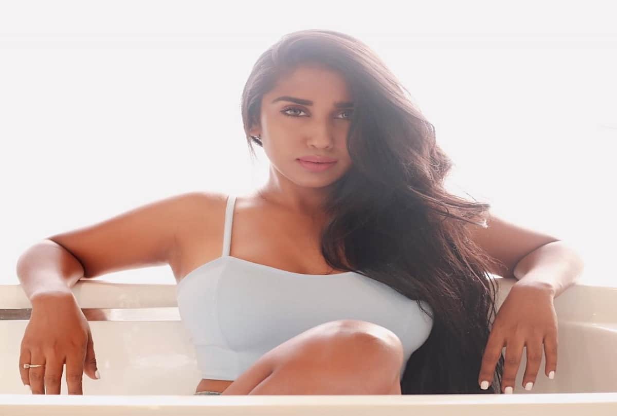 Bigg boss 12 Contestant Scarlett Rose hot photoshoot