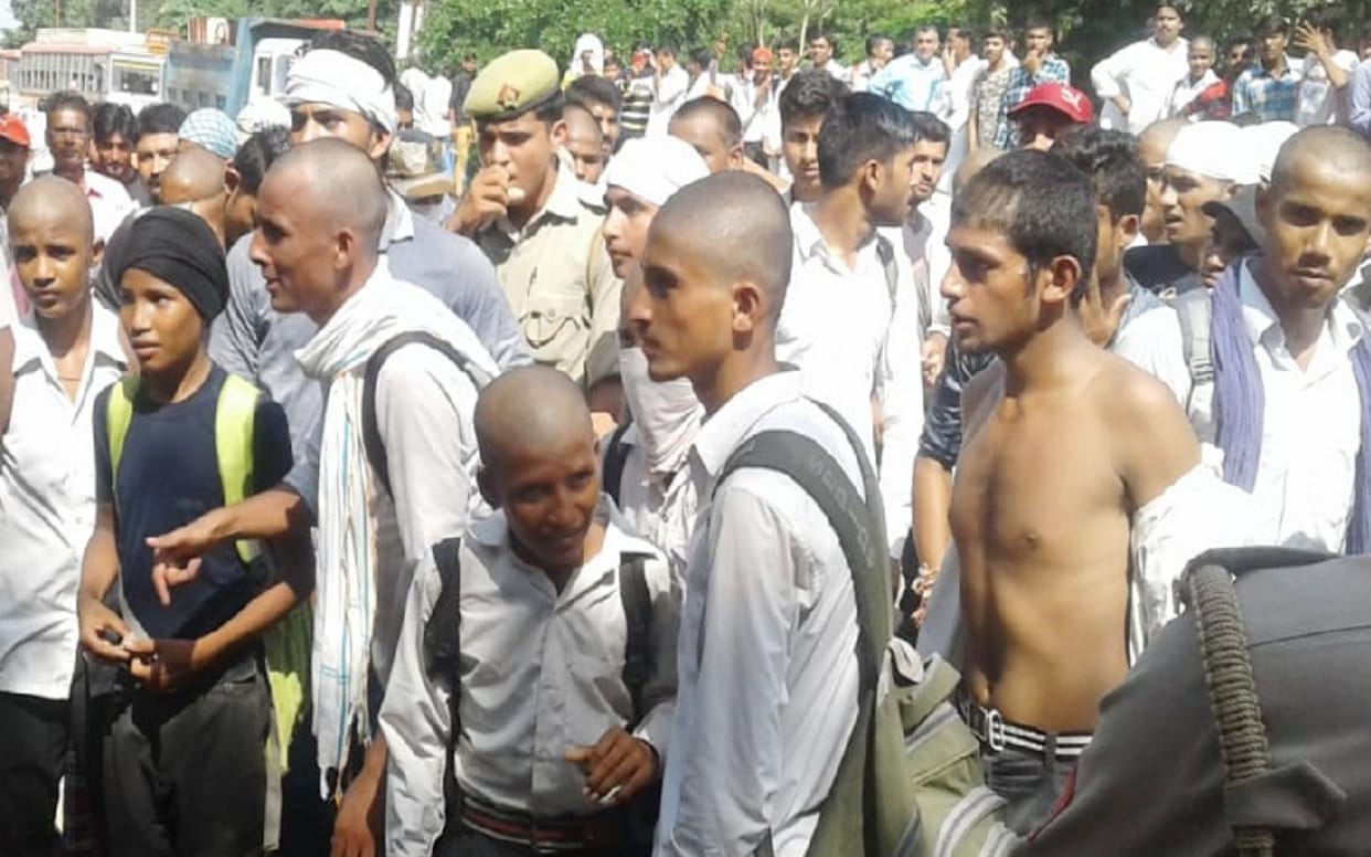 up: students made bald to college In the name of discipline