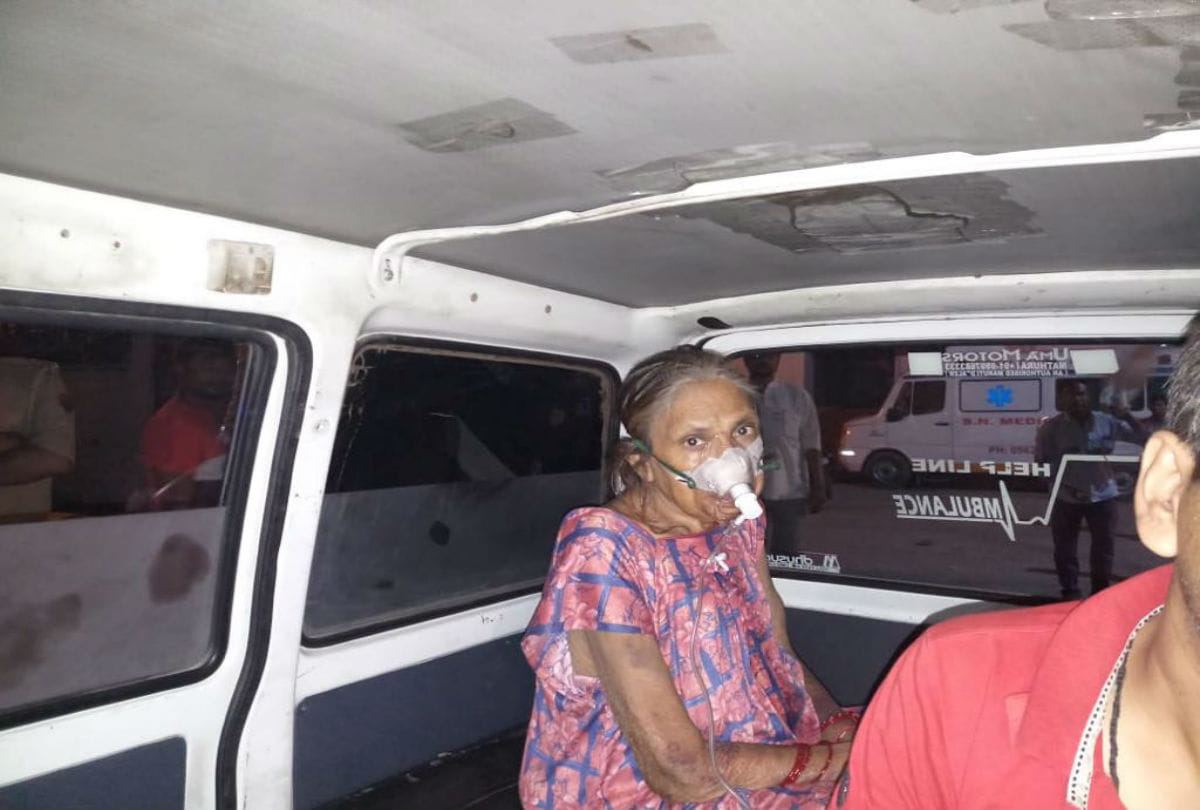 sn medical collage's junior doctors strikes after clash in agra