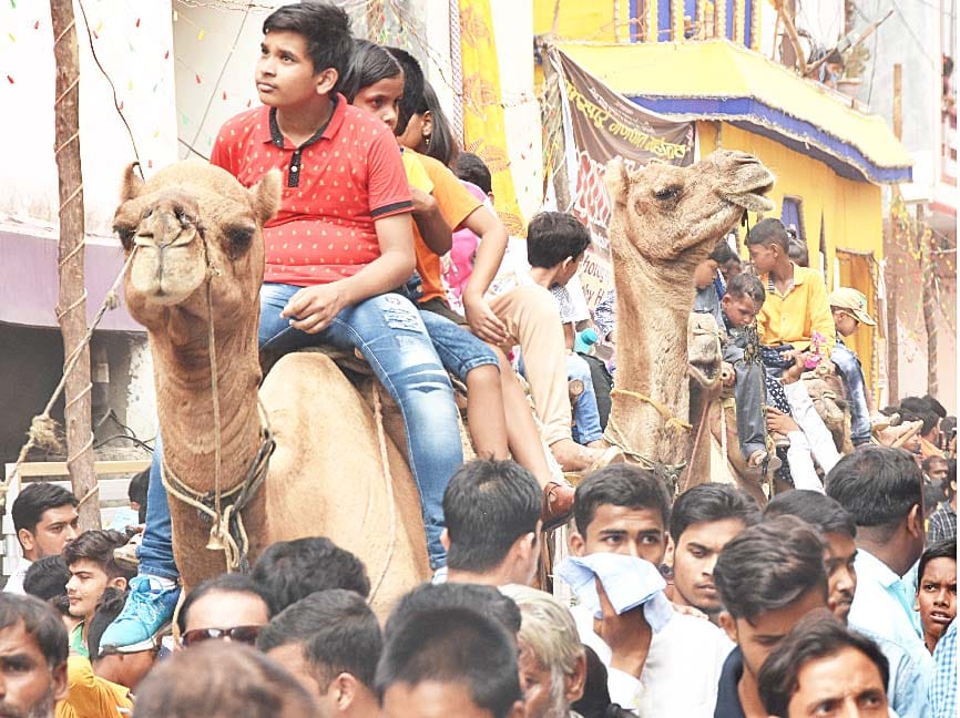 रसूल हम तेरे प्यारों का गम मनाते हैं...