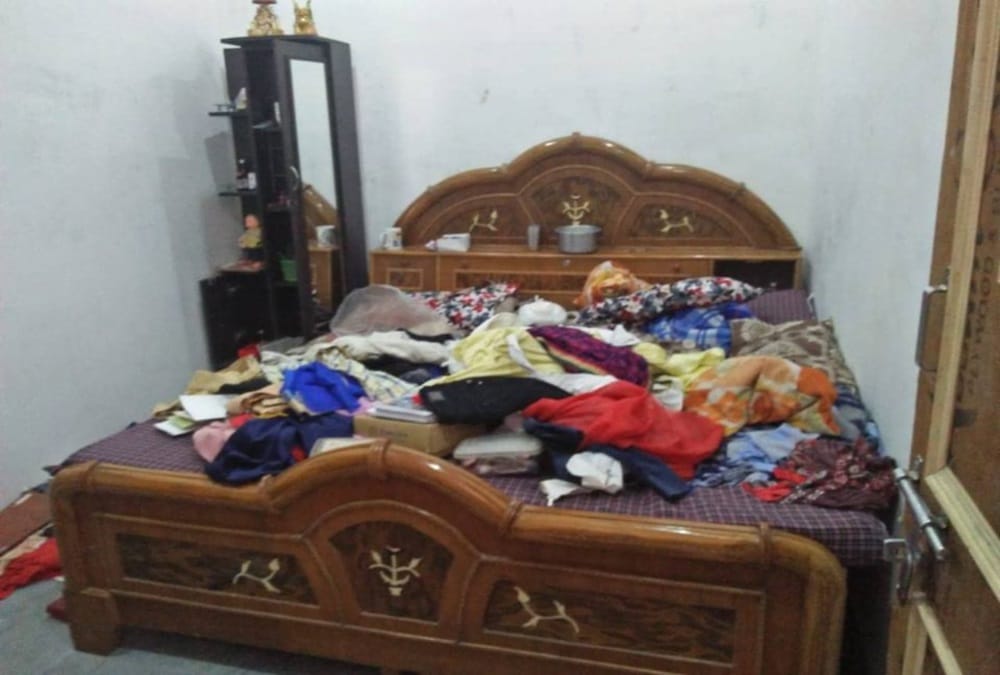 Bangladeshi Gang Robbery In two bungalow at agra