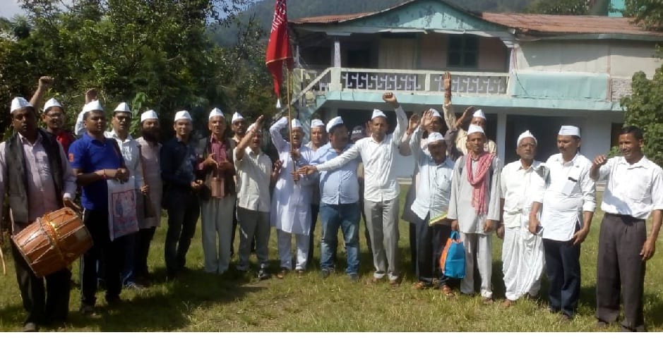 The devotees for the water sailed for the tail