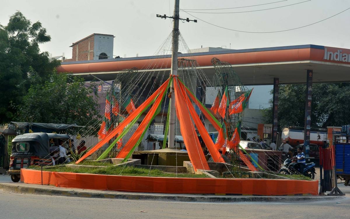 Kashi decorated for arrival of narendra modi