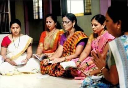 Khushkhabar: 101 year old teacher giving sanskrit education to non brahmin women in Mohopada