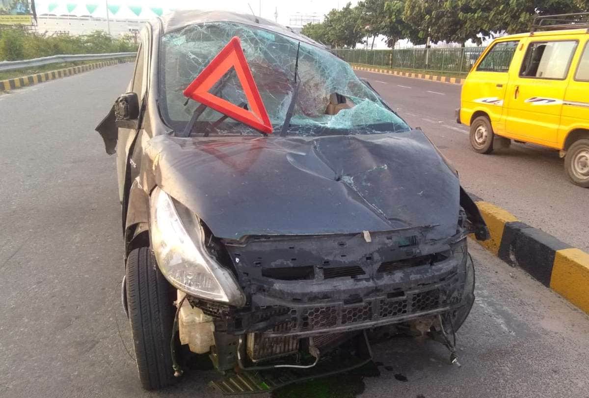 car met with an accident on shaheed path, two dead and two injured