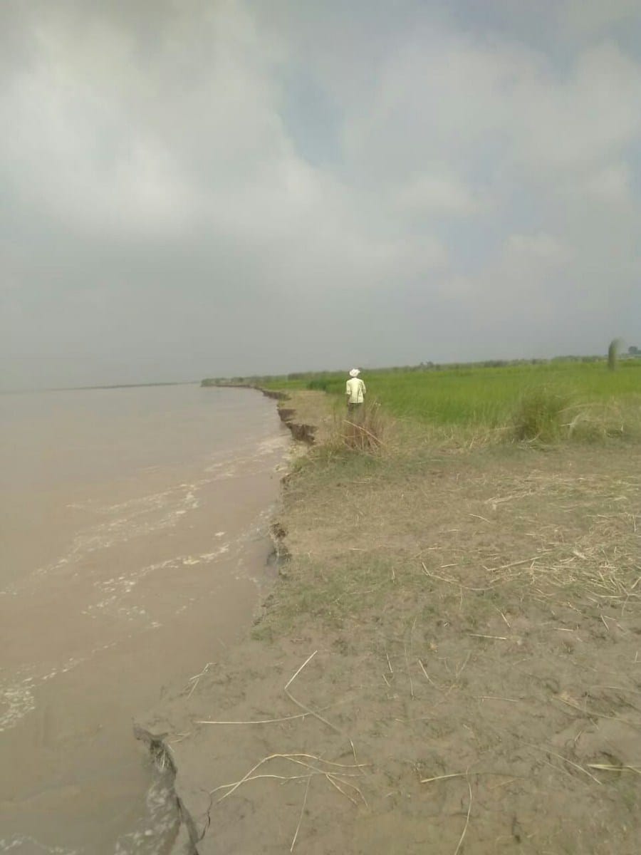 रामुपर-मकदूमपुर बांध पर मंडराया खतरा