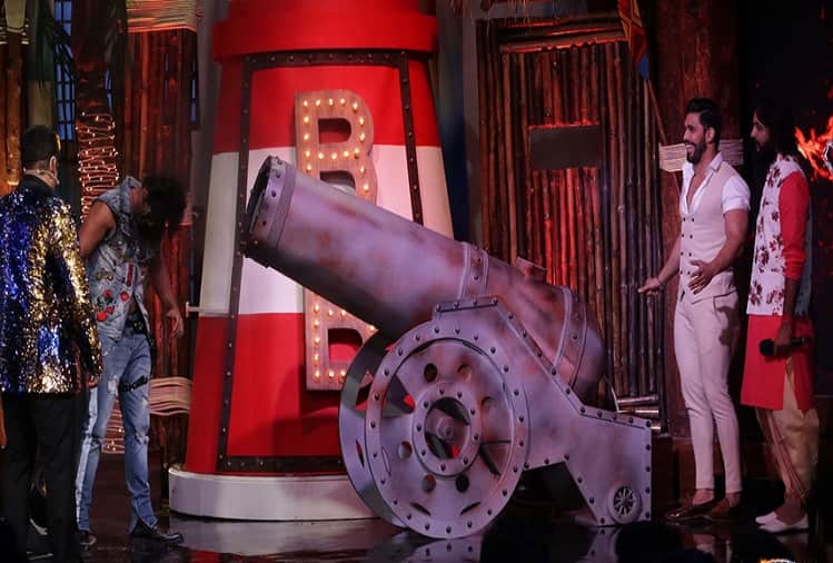 Bigg Boss season 12 Karanvir Bohra Somi Khan Romil Choudhary gets Top Ki salami by Salman Khan