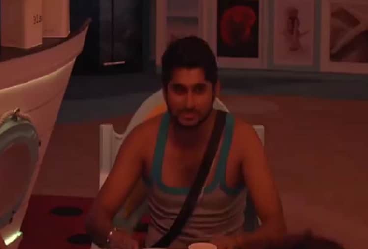 Bigg Boss season 12 Bihari contestant Deepak Thakur and Urvani Vani video will make you laugh
