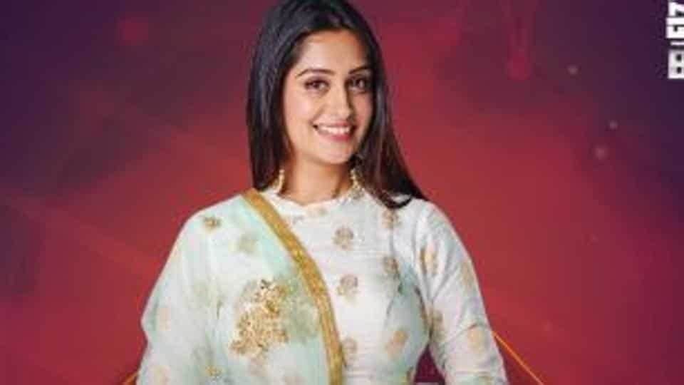 Bigg Boss 12- deepika enterde in house and opens her secrets.