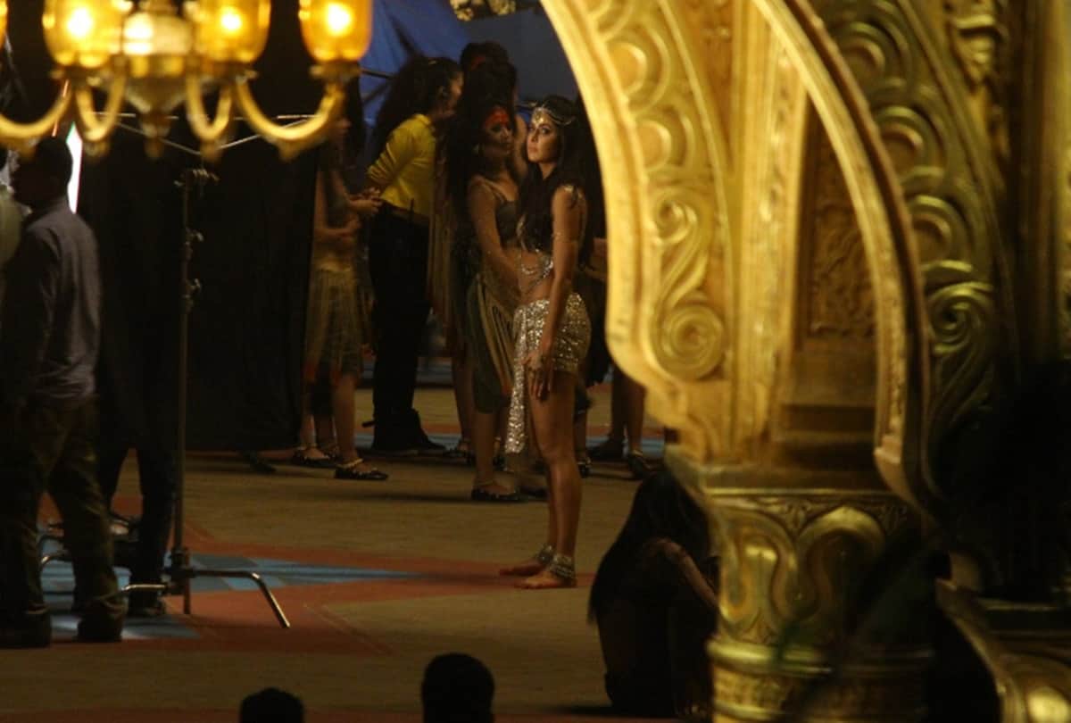 katrina kaif look leak from sets of thugs of hindostan