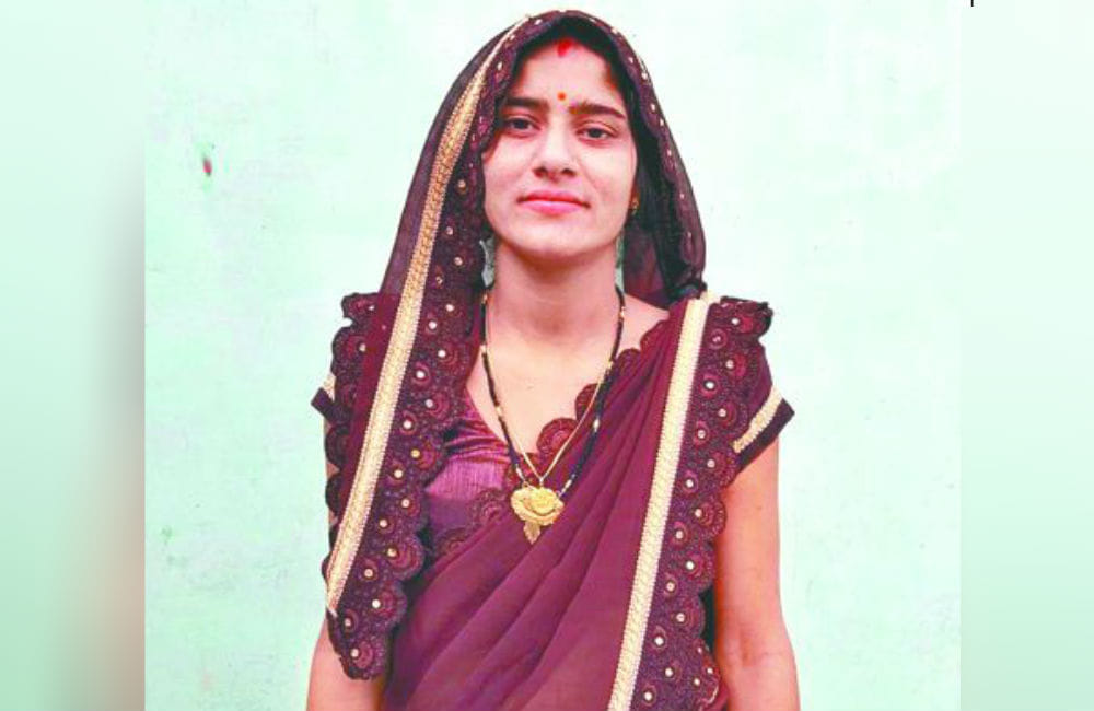 village head kalpana solanki promote swachh bharat abhiyan in agra