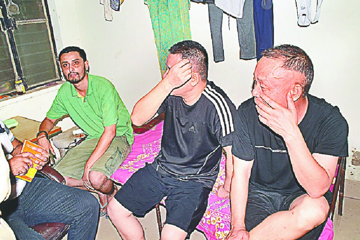 two drunk and naked chinese citizen in meerut drived their uncontrol Fortuner dozen of injured