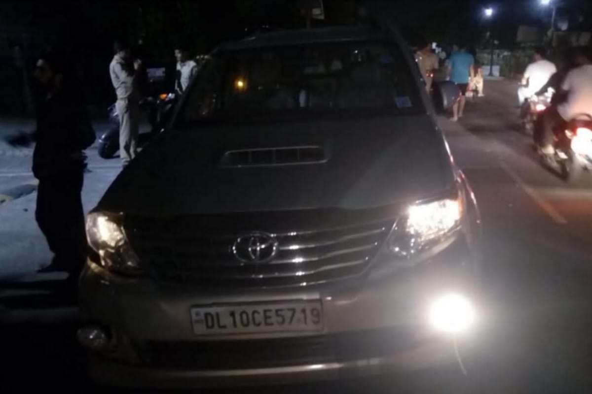 Car accident in meerut Chinese citizens drunk and drived with uncontrol Fortuner dozen of injured
