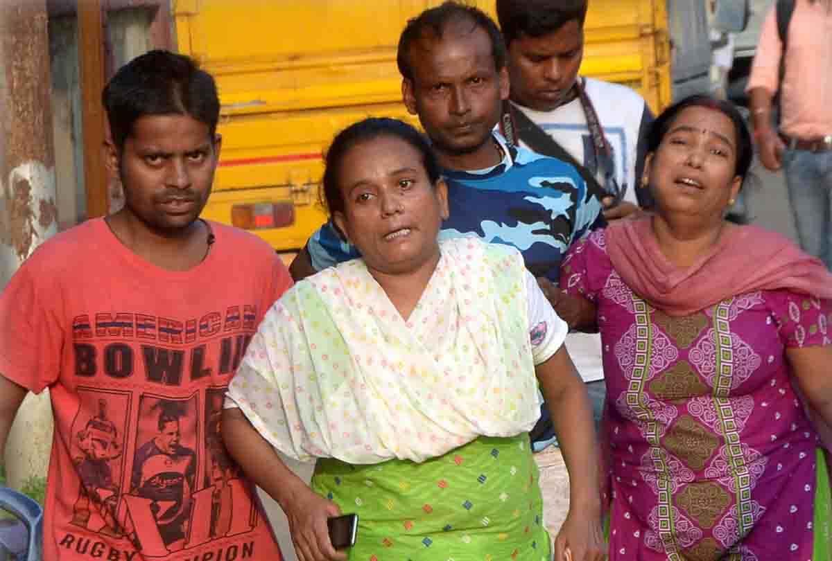 girl committed suicide and dies in boyfriend's arms