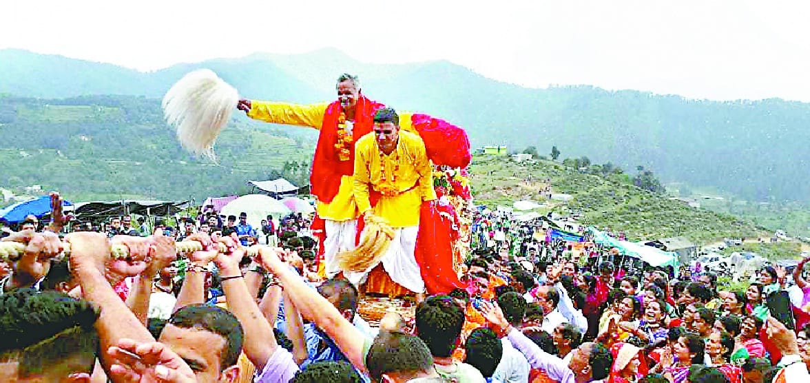 khol de mata khol bhawani dhaar me kewaar