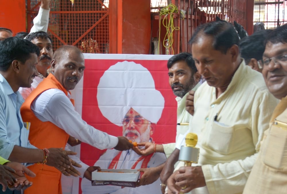 BJP leaders celebrate PM Modi's birthday in lucknow.