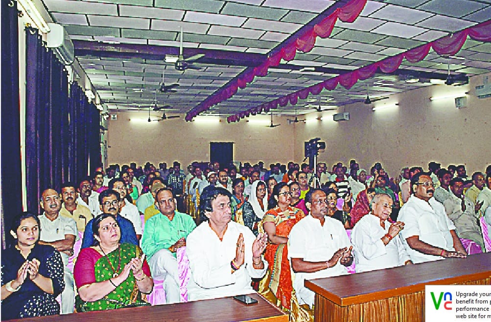 punyathithi par kavya se di atal ko shardhhanjali