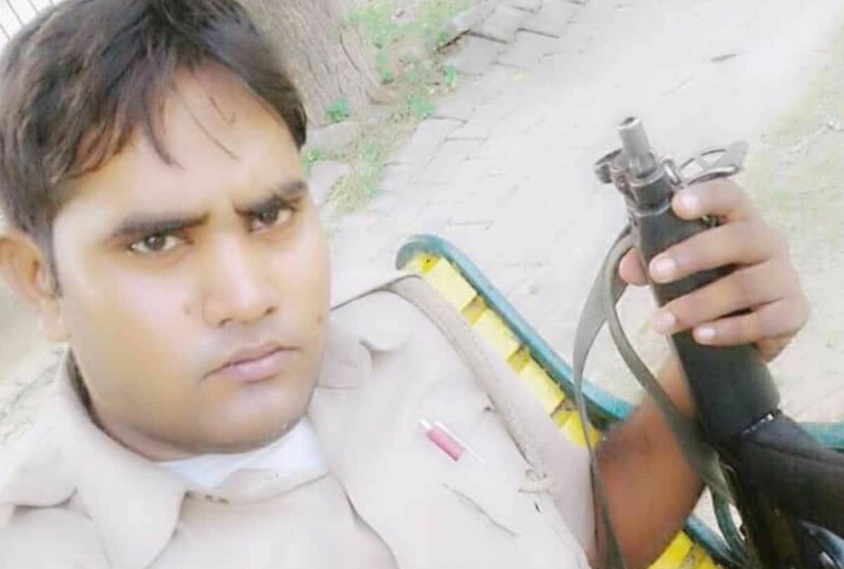 cop viral pictures of lady cop on face book